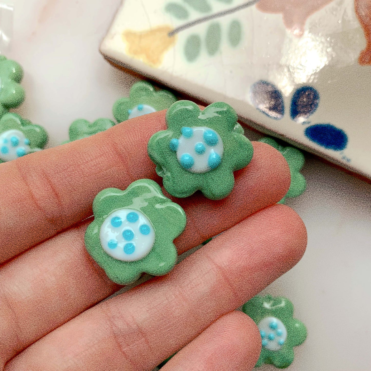 Green flower - glass bead