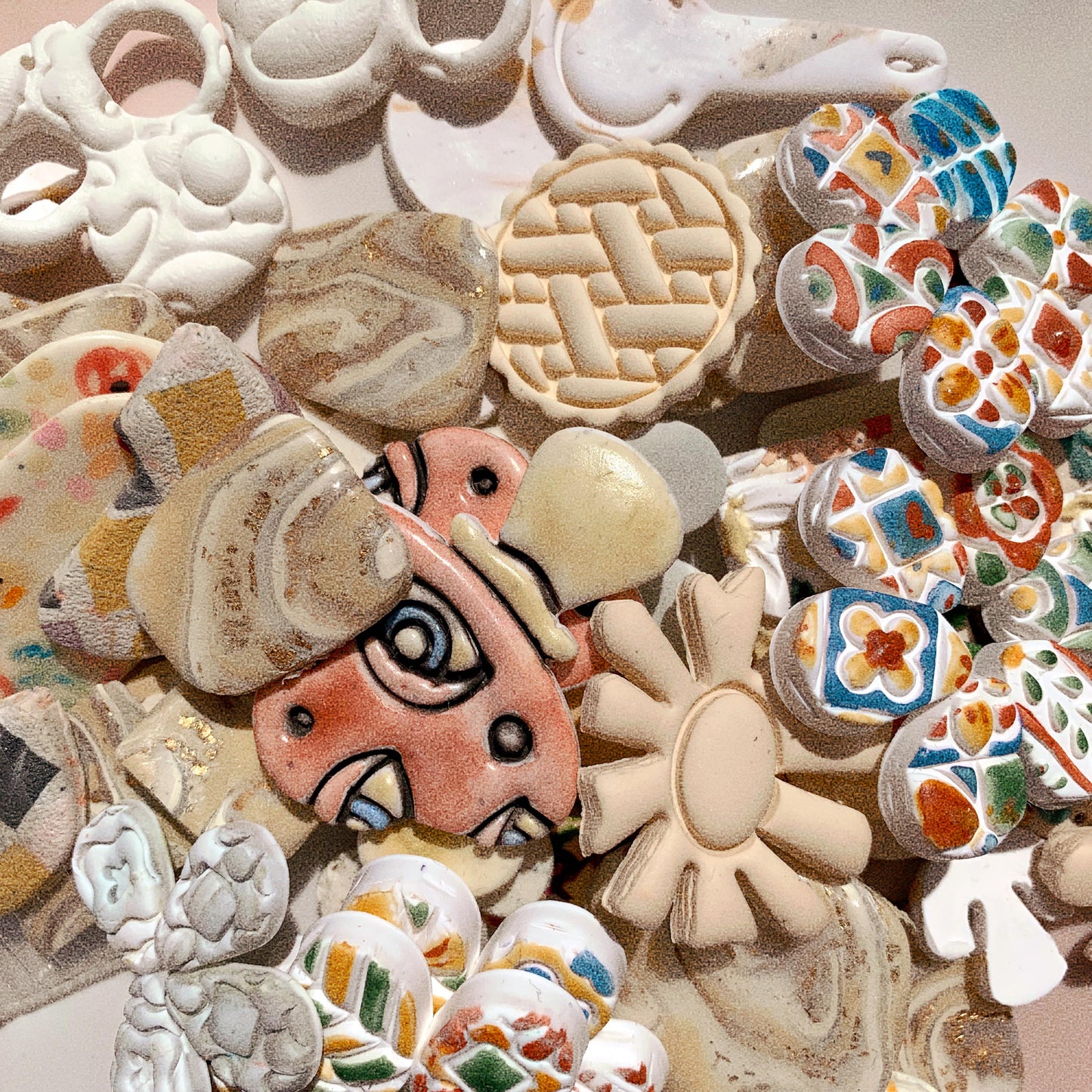 Baked polymer clay pieces - Beige LOT